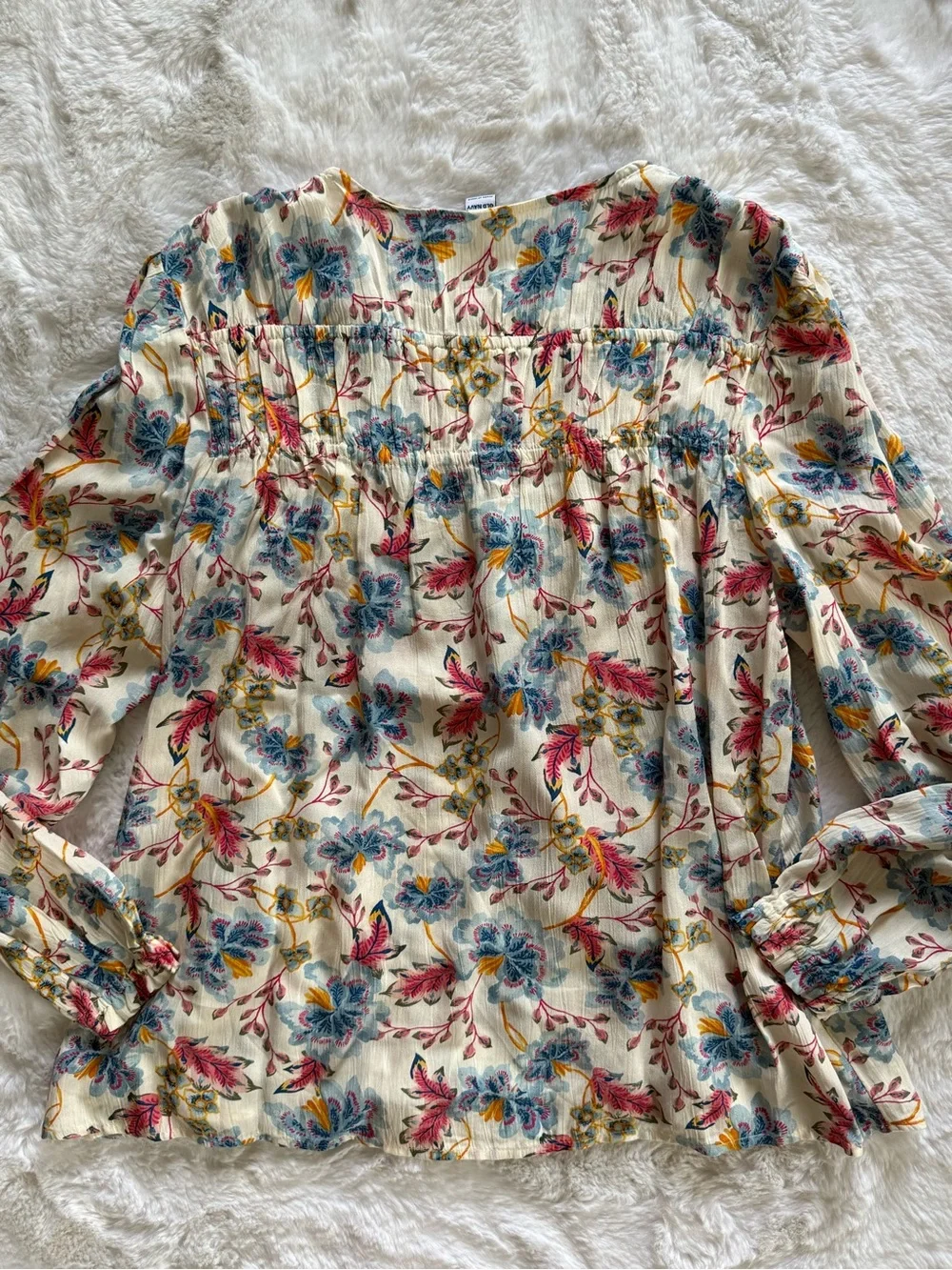 NWOT Old Navy Crinkle Smocked Poet Swing Top